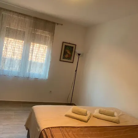 Stan Na Dan Djole Apartment *